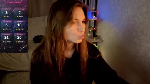 Snapshot of nika_omg chatting on 11.16.25 Nika online show from 11.16.25