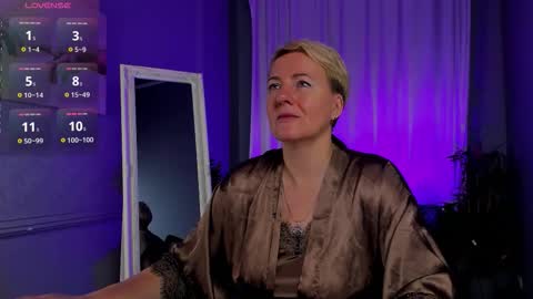 Nika online show from 10.24.25