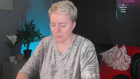 Snapshot of nika_smit chatting on 04.03.26 Nika online show from 04.03.26