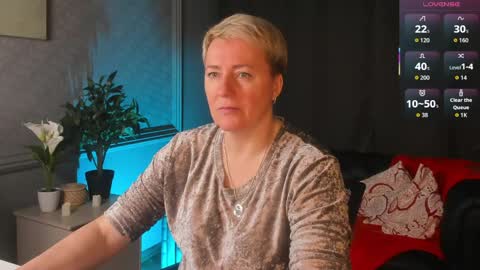 Snapshot of nika_smit chatting on 04.04.26 Nika online show from 04.04.26