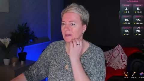 Snapshot of nika_smit chatting on 04.05.26 Nika online show from 04.05.26
