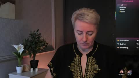 Snapshot of nika_smit chatting on 04.11.26 Nika online show from 04.11.26