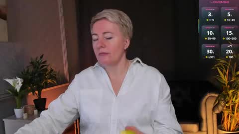 Snapshot of nika_smit chatting on 04.18.26 Nika online show from 04.18.26