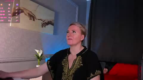 Snapshot of nika_smit chatting on 06.19.26 Nika online show from 06.19.26