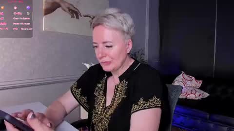 Snapshot of nika_smit chatting on 06.26.26 Nika online show from 06.26.26