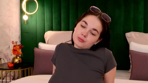 Nika online show from 10.08.25