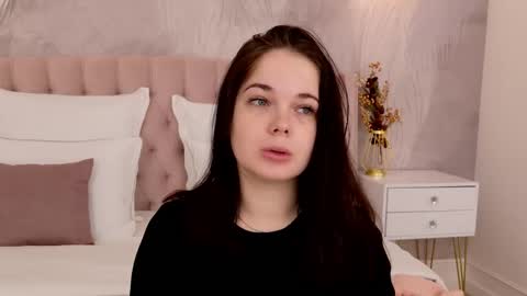 Nika online show from 10.21.25