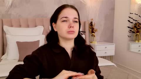 Nika online show from 10.22.25