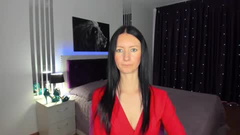 Snapshot of nikalewis chatting on 03.10.25 NikaLewis online show from 03.10.25