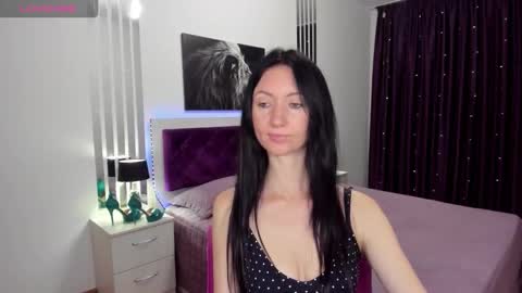 Snapshot of nikalewis chatting on 10.07.25 NikaLewis online show from 10.07.25