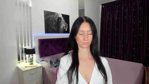 Snapshot of nikalewis chatting on 10.20.25 NikaLewis online show from 10.20.25