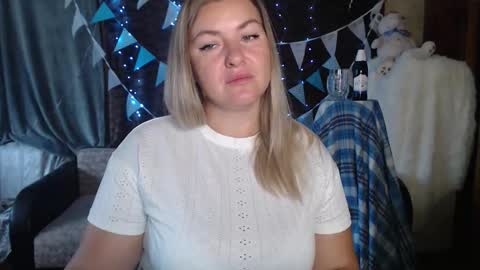 Snapshot of nikaskylink chatting on 09.25.25 Nika online show from 09.25.25