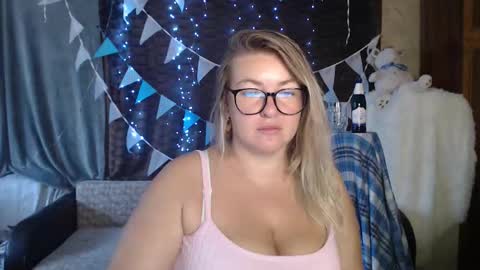 Snapshot of nikaskylink chatting on 09.26.25 Nika online show from 09.26.25