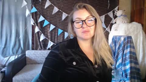 Snapshot of nikaskylink chatting on 10.02.25 Nika online show from 10.02.25