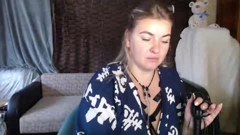 Snapshot of nikaskylink chatting on 10.22.25 Nika online show from 10.22.25