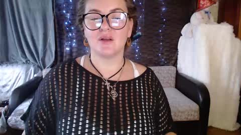 Snapshot of nikaskylink chatting on 11.11.25 Nika online show from 11.11.25