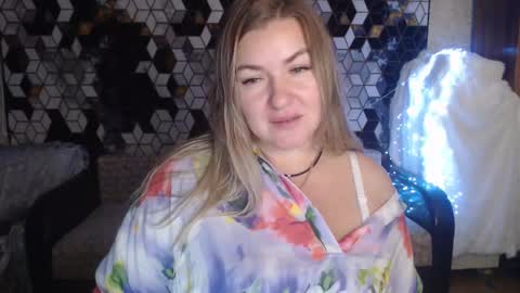 Snapshot of nikaskylink chatting on 11.24.25 Nika online show from 11.24.25