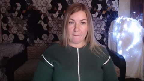 Snapshot of nikaskylink chatting on 11.27.25 Nika online show from 11.27.25