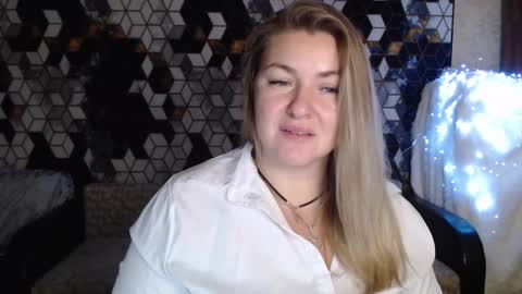 Snapshot of nikaskylink chatting on 12.03.25 Nika online show from 12.03.25