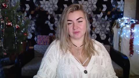 Snapshot of nikaskylink chatting on 12.23.25 Nika online show from 12.23.25