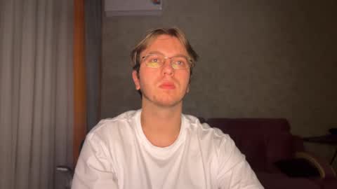 Snapshot of nikceline chatting on 11.30.25 Celine online show from 11.30.25