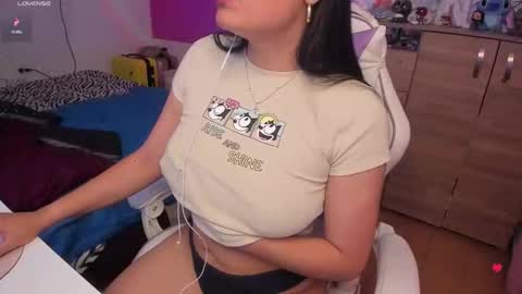 niki_sweet06 online show from 10.18.25