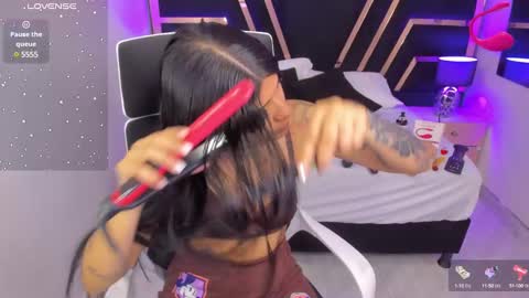 Niki online show from 12.26.24