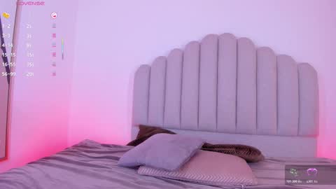 NIkki Angel online show from 12.04.25