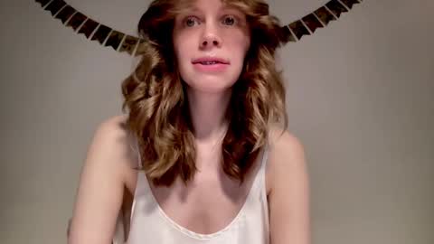 Nikki online show from 12.26.24