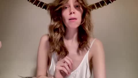 Nikki online show from 12.26.24