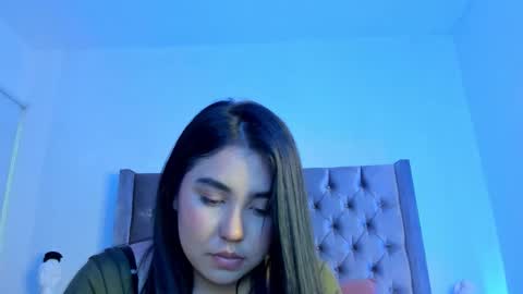 Snapshot of nikkibotero chatting on 11.18.25 nikkibotero online show from 11.18.25