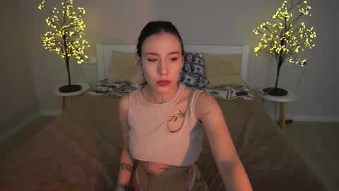 Nikki online show from 11.23.25