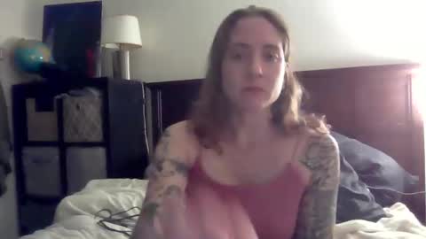 Snapshot of nikkinyxcams chatting on 12.18.25 Nikki Nyx online show from 12.18.25