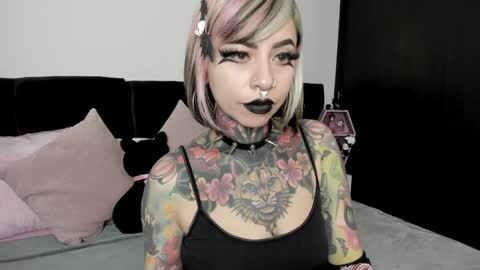Snapshot of nikkiramone chatting on 12.18.24 Nikki Ramone online show from 12.18.24
