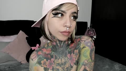 Snapshot of nikkiramone chatting on 12.21.24 Nikki Ramone online show from 12.21.24