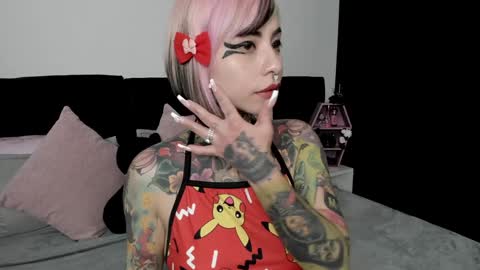 Snapshot of nikkiramone chatting on 01.29.25 Nikki Ramone online show from 01.29.25