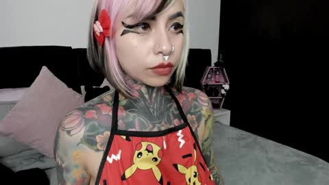 Snapshot of nikkiramone chatting on 01.29.25 Nikki Ramone online show from 01.29.25