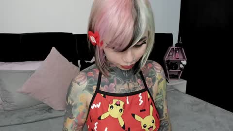 Snapshot of nikkiramone chatting on 01.29.25 Nikki Ramone online show from 01.29.25