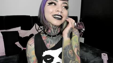 Snapshot of nikkiramone chatting on 02.15.25 Nikki Ramone online show from 02.15.25