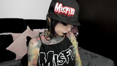 Snapshot of nikkiramone chatting on 02.27.25 Nikki Ramone online show from 02.27.25