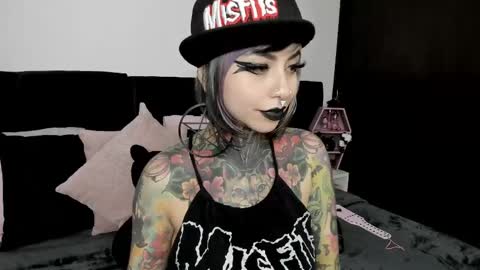 Snapshot of nikkiramone chatting on 02.27.25 Nikki Ramone online show from 02.27.25