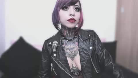 Snapshot of nikkiramone chatting on 09.13.25 Nikki Ramone online show from 09.13.25