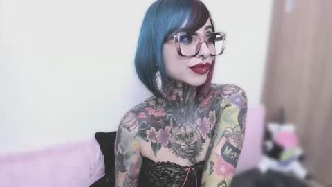 Snapshot of nikkiramone chatting on 09.24.25 Nikki Ramone online show from 09.24.25