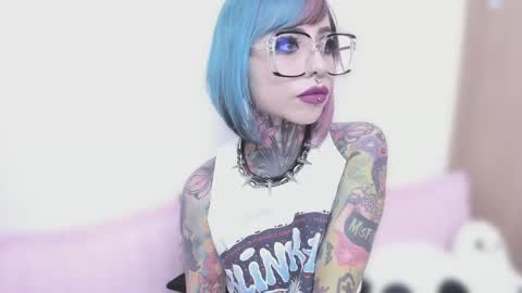 Snapshot of nikkiramone chatting on 09.29.25 Nikki Ramone online show from 09.29.25