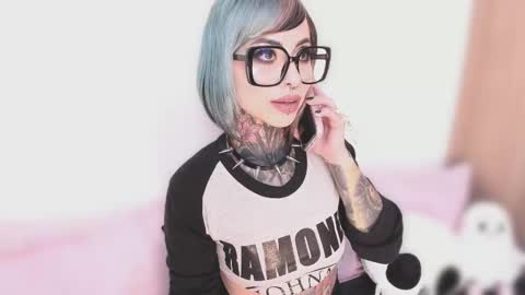 Snapshot of nikkiramone chatting on 10.07.25 Nikki Ramone online show from 10.07.25