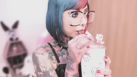 Snapshot of nikkiramone chatting on 10.17.25 Nikki Ramone online show from 10.17.25