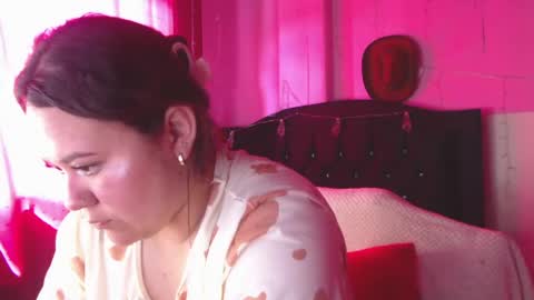 Snapshot of nikkirous_ chatting on 05.15.26 Nikkirous online show from 05.15.26