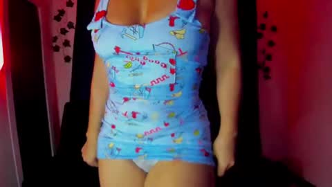 Snapshot of nikky_evans_ chatting on 09.16.25 online show from 09.16.25