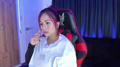 Snapshot of nikky_evans_ chatting on 10.17.25 online show from 10.17.25