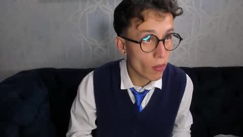 Snapshot of niklasravn chatting on 12.13.25 NIko online show from 12.13.25